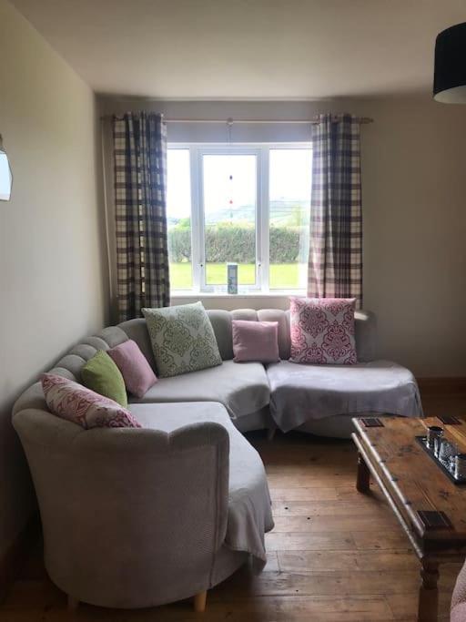 Rosie'S Pad Villa Louisburgh Esterno foto