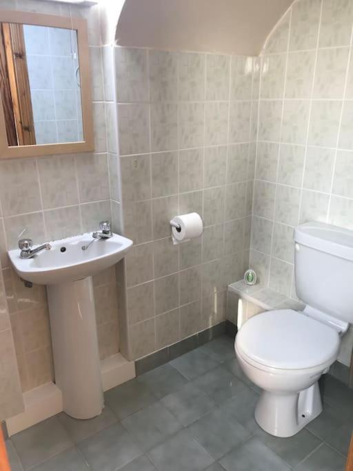 Rosie'S Pad Villa Louisburgh Esterno foto