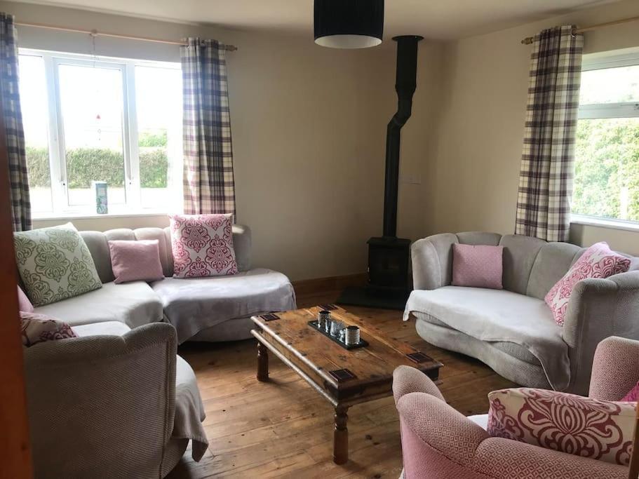 Rosie'S Pad Villa Louisburgh Esterno foto