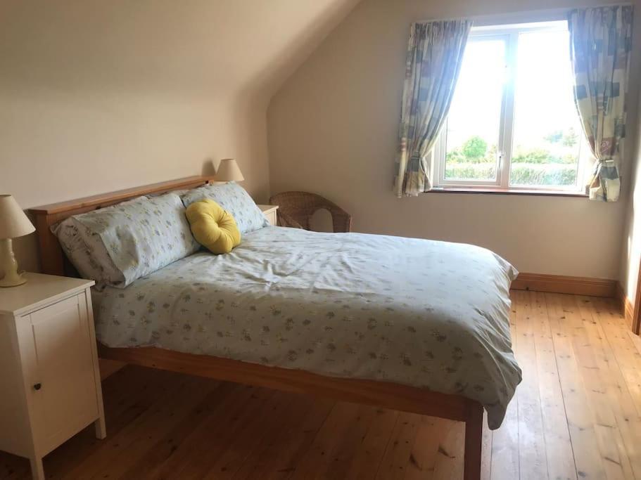 Rosie'S Pad Villa Louisburgh Esterno foto