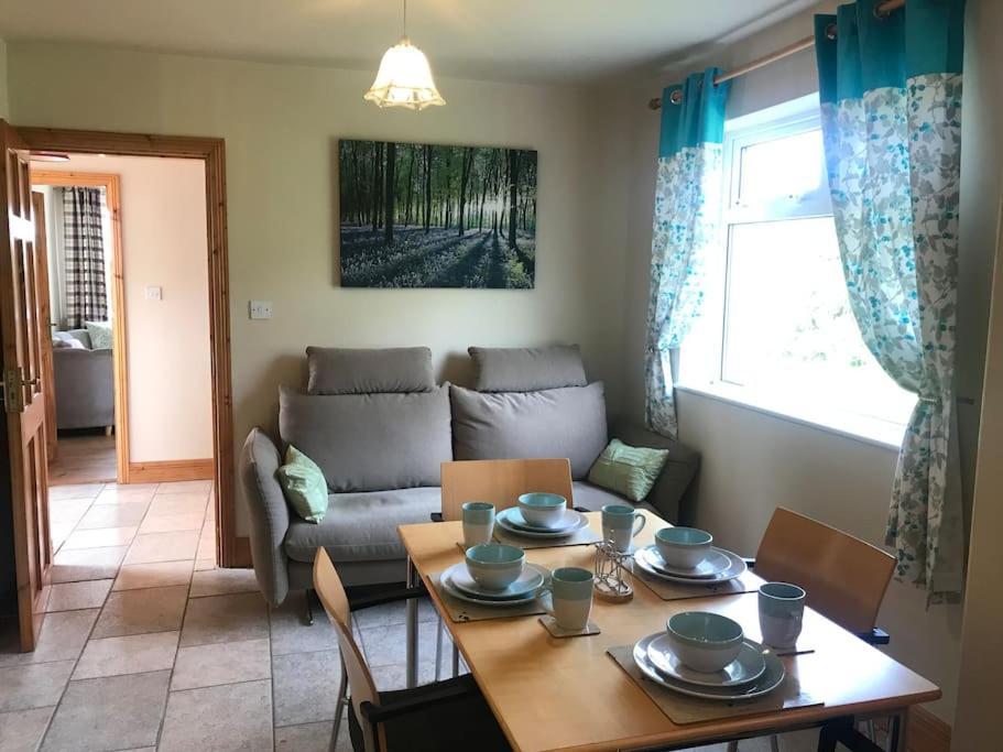 Rosie'S Pad Villa Louisburgh Esterno foto